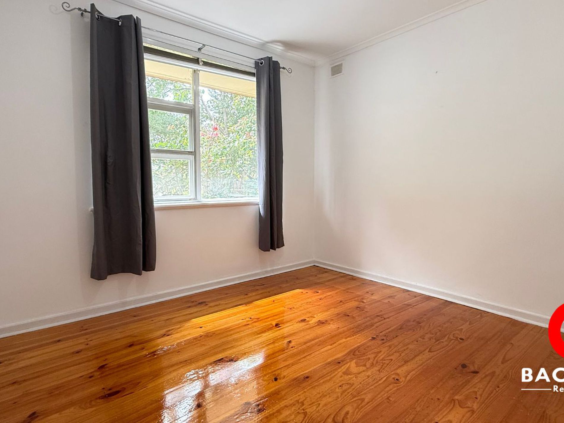 19 Roundaway Crescent, O'halloran Hill