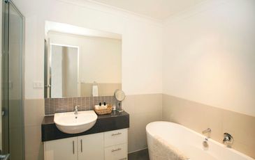25 Tilbavale Close, Hallam