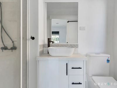 24 Lalwinya Street, Delahey