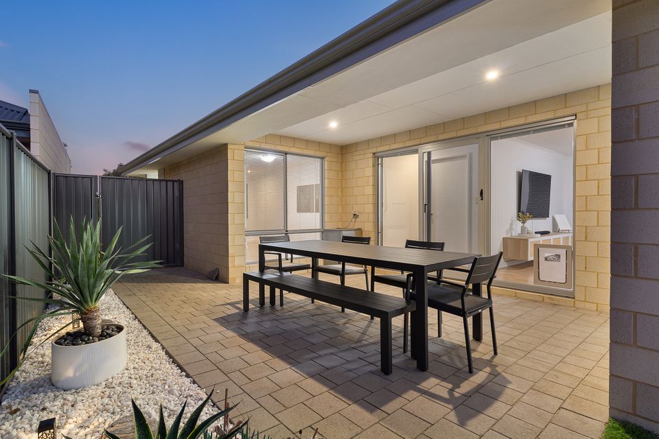 11 AUBURN WAY, Baldivis