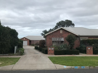 3 / 3 Rose Street, Horsham