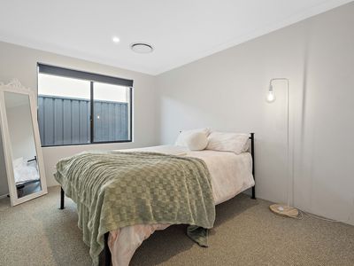 12 Claret Loop, Woodvale