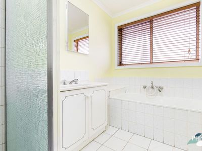 12 Kiora Street, Altona Meadows