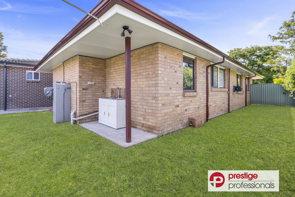 4 Chauvel Avenue, Wattle Grove