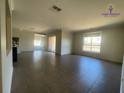 5 Treeve Parkway, Werribee