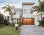 7824 Pavilions Close, Hope Island