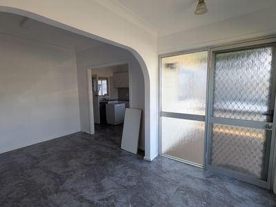 8 DONALD STREET, Picnic Point