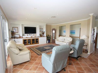 8 Sanctuary Close, Tea Gardens