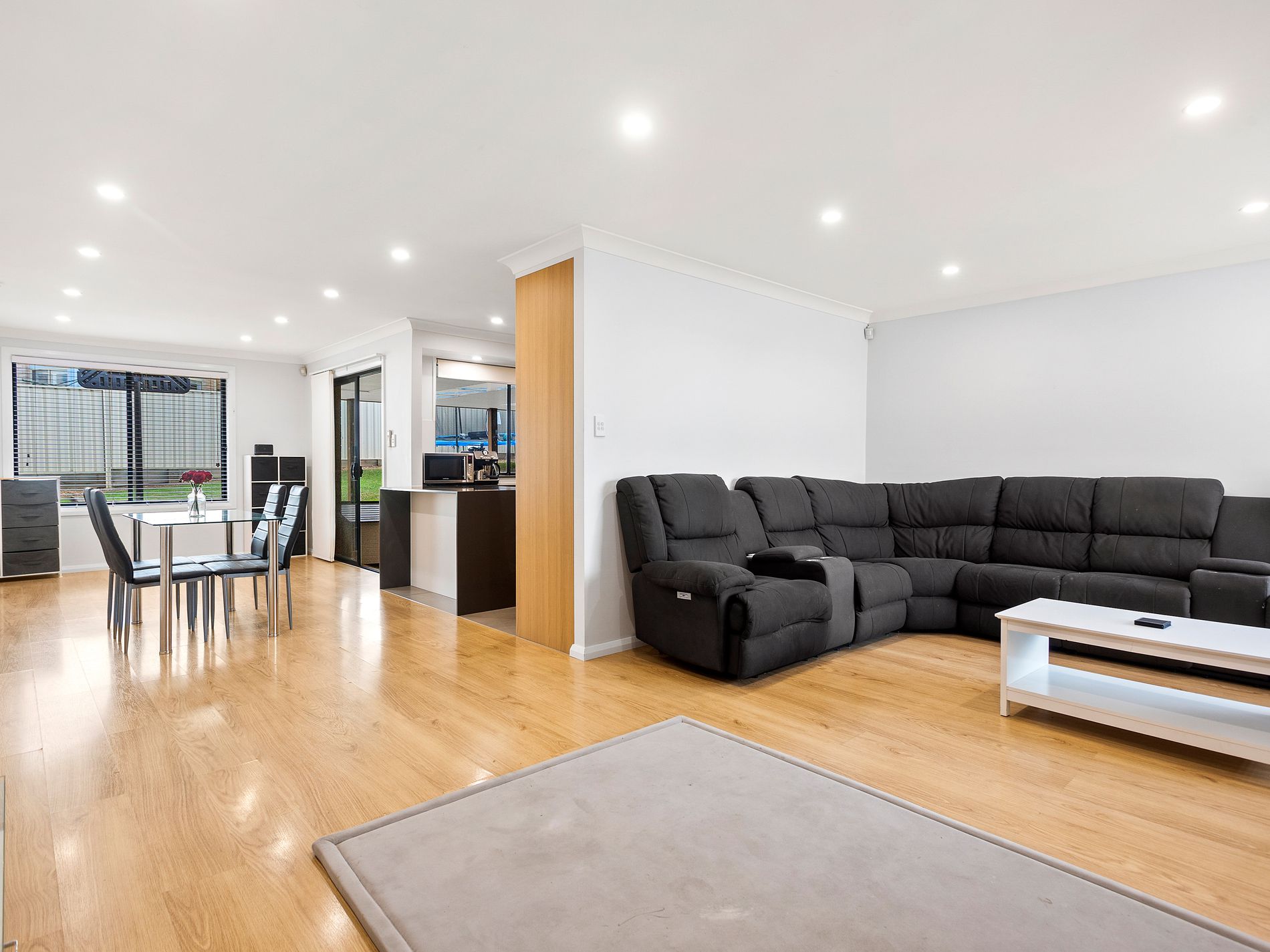 6 Ashbury Avenue, Horsley