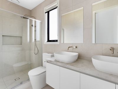 2 / 29 Hampton Parade, West Footscray