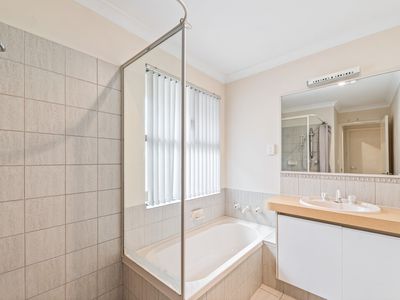 68 Pennlake Drive, Spearwood