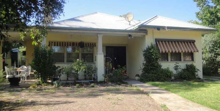 1 Dahlia Street, Violet Town