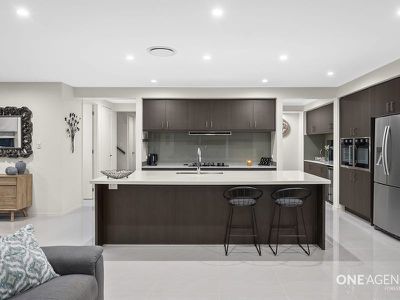 8 Regal Cl, Heathwood