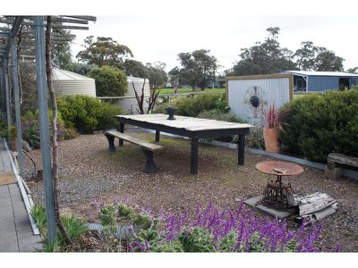 60 Andrews Road, Riverside