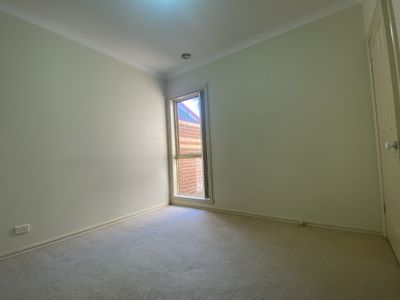 1 / 3 Hayley Street, Hoppers Crossing