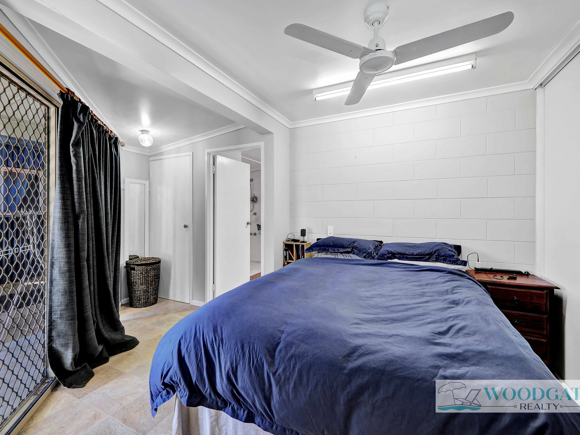 104 Esplanade, Woodgate