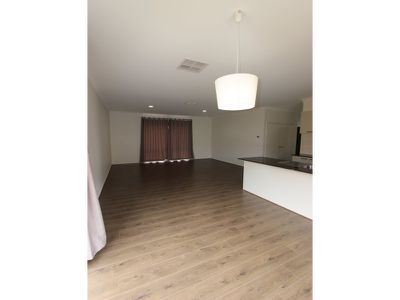 15 Badminton Court, Marshall