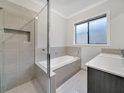 41 Noah Road , Clyde North