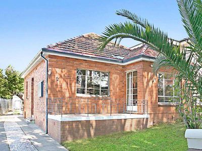2 Hughes Street, Woolooware