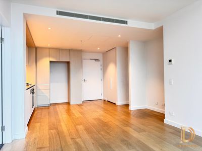 1702 / 915 Collins Street, Docklands