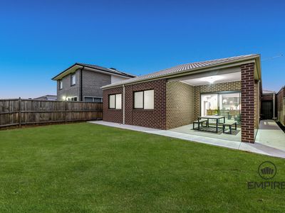 17 Orleana Way, Clyde North