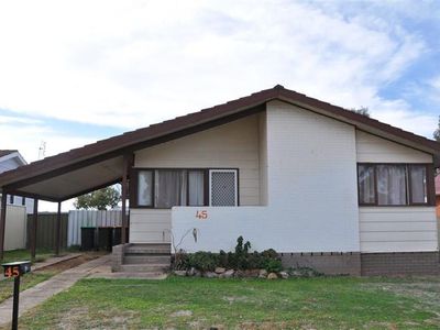 45 Cedar Crescent, Forbes