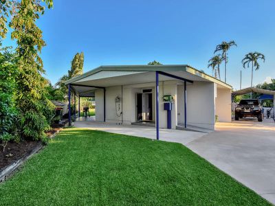 7 Schombacher Cct, Moulden