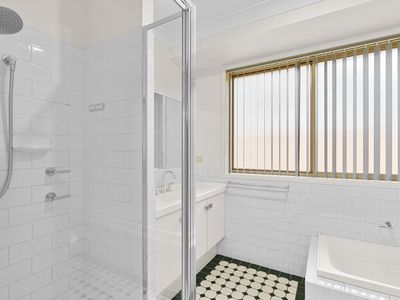 2 / 3 John Purcell Way, South Nowra