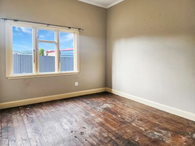 15 Wamphray Street, Nightcaps