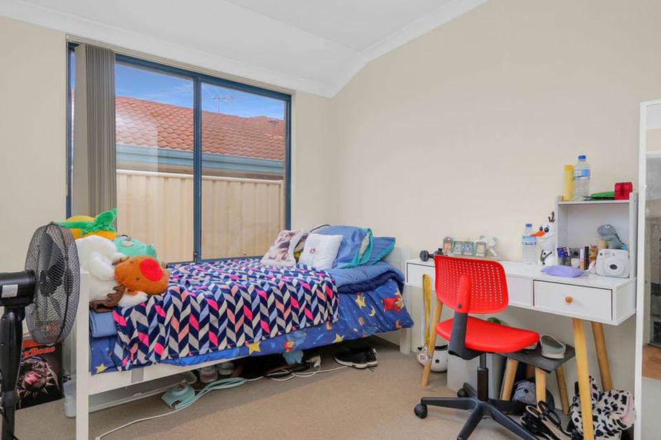 6 Coorong Turn , Warnbro