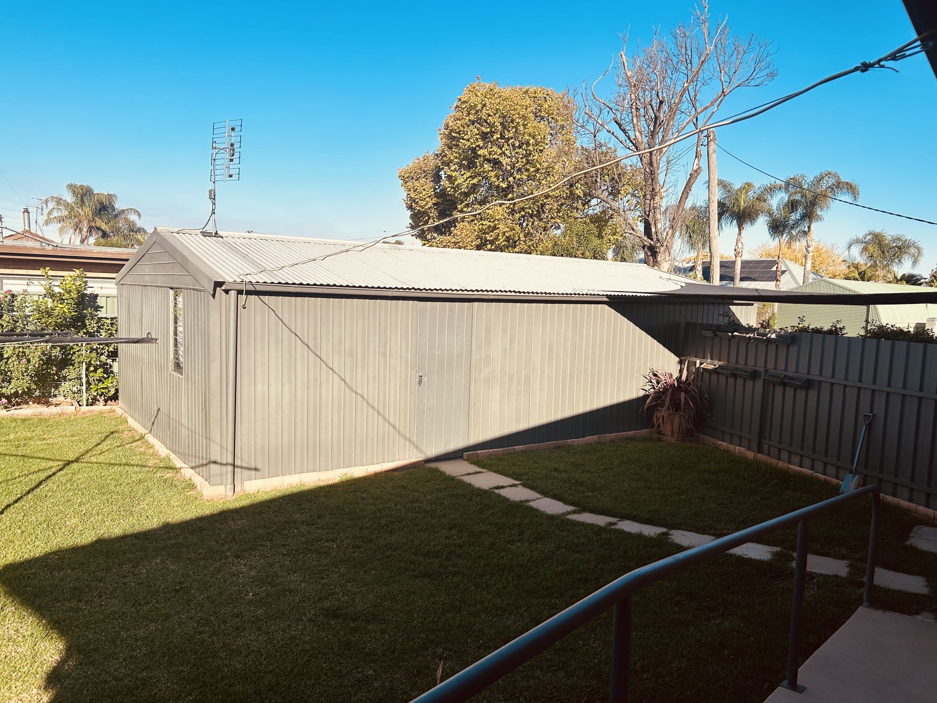 10 White Street, Finley
