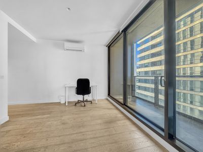 2302 / 81 A'BECKETT STREET, Melbourne