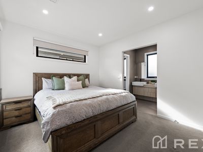 2 / 33 Albert Road, Hallam