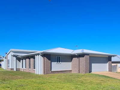 2 Bottlebrush Street, Norman Gardens