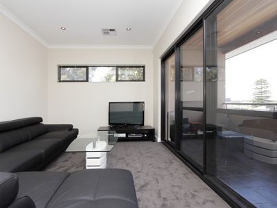 98A Barnes Street, Innaloo