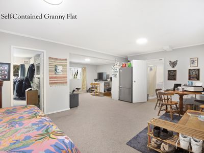 23 Renown Road, Raumati South