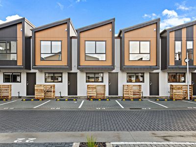 41 Red Arches Road, Henderson