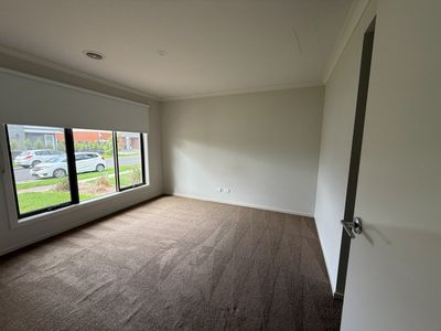 4 Gulf Road, Point Cook