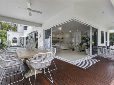 22 Lakeside Drive, Peregian Springs