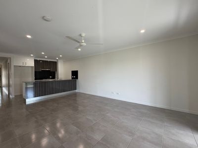 2 / 11 Berry Street, Caboolture South