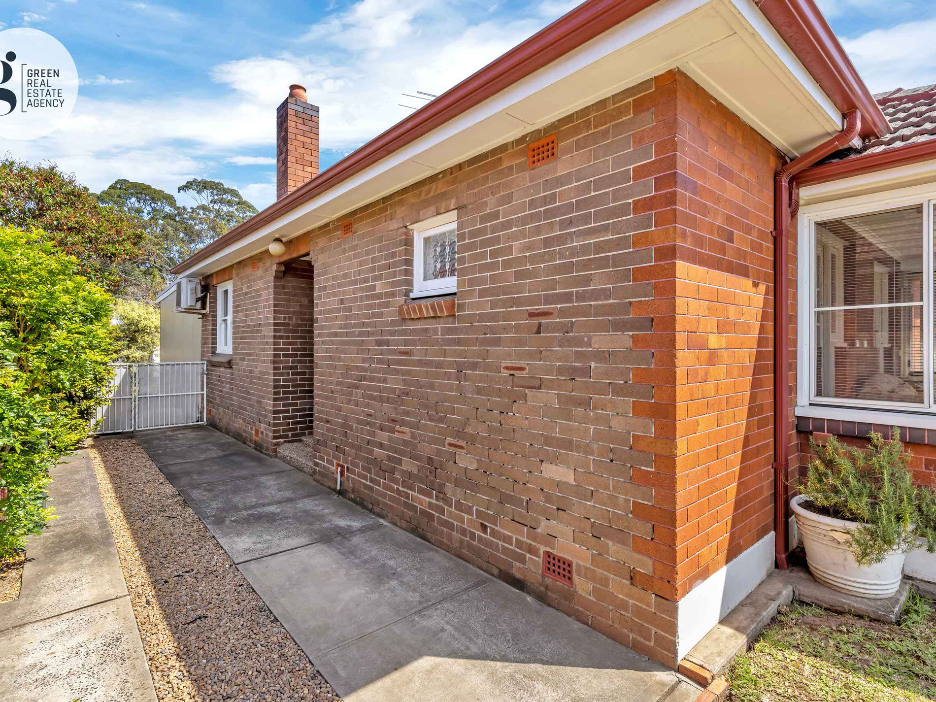 107 Cobham Ave, Melrose Park