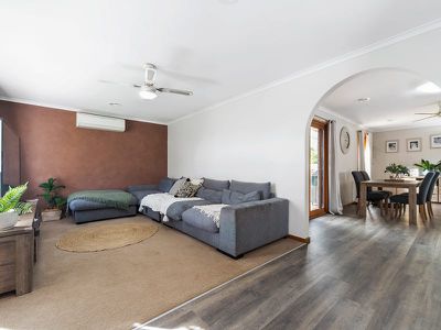 4 Orsett Court, Carrum Downs