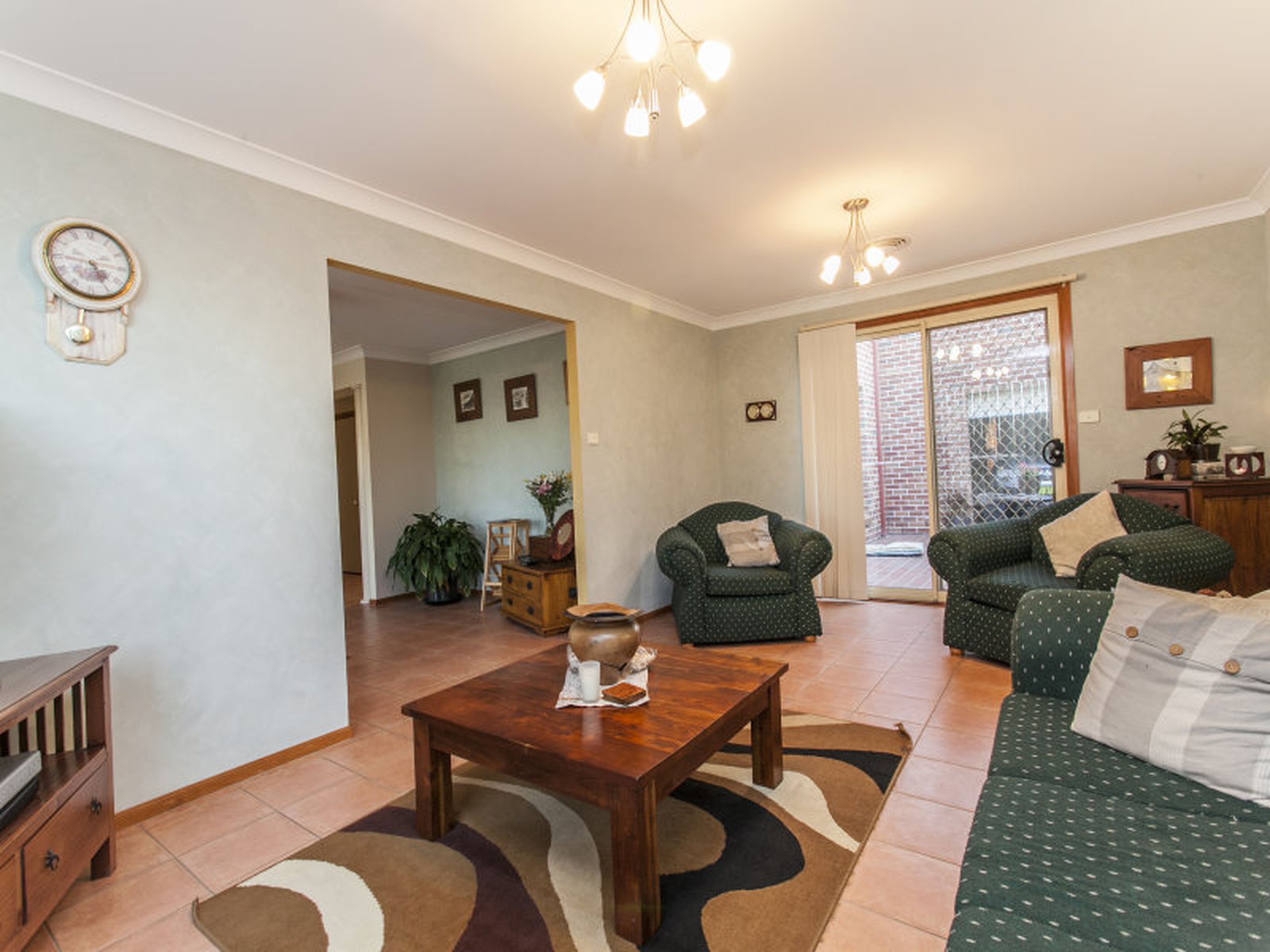 162 Ridgetop Drive, GLENMORE PARK