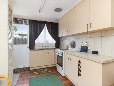 1 / 2 Worwong Avenue, Somerville