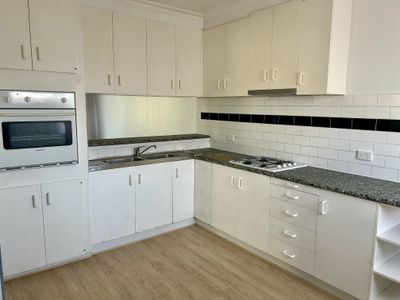 2 / 136 Hoffmans Road, Essendon