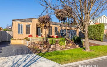 45 Grange Circuit, Beaconsfield