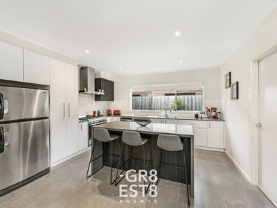 48 Heather Grove, Cranbourne East