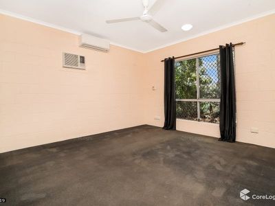 2 Moulden Tce, Moulden