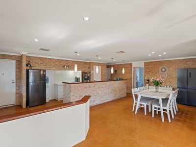 2 Stenton Gardens, Kinross
