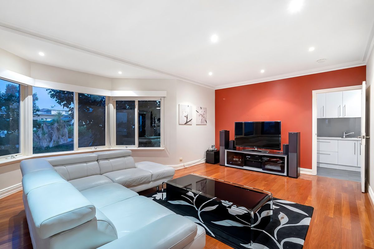 6 Moreing Road, Attadale